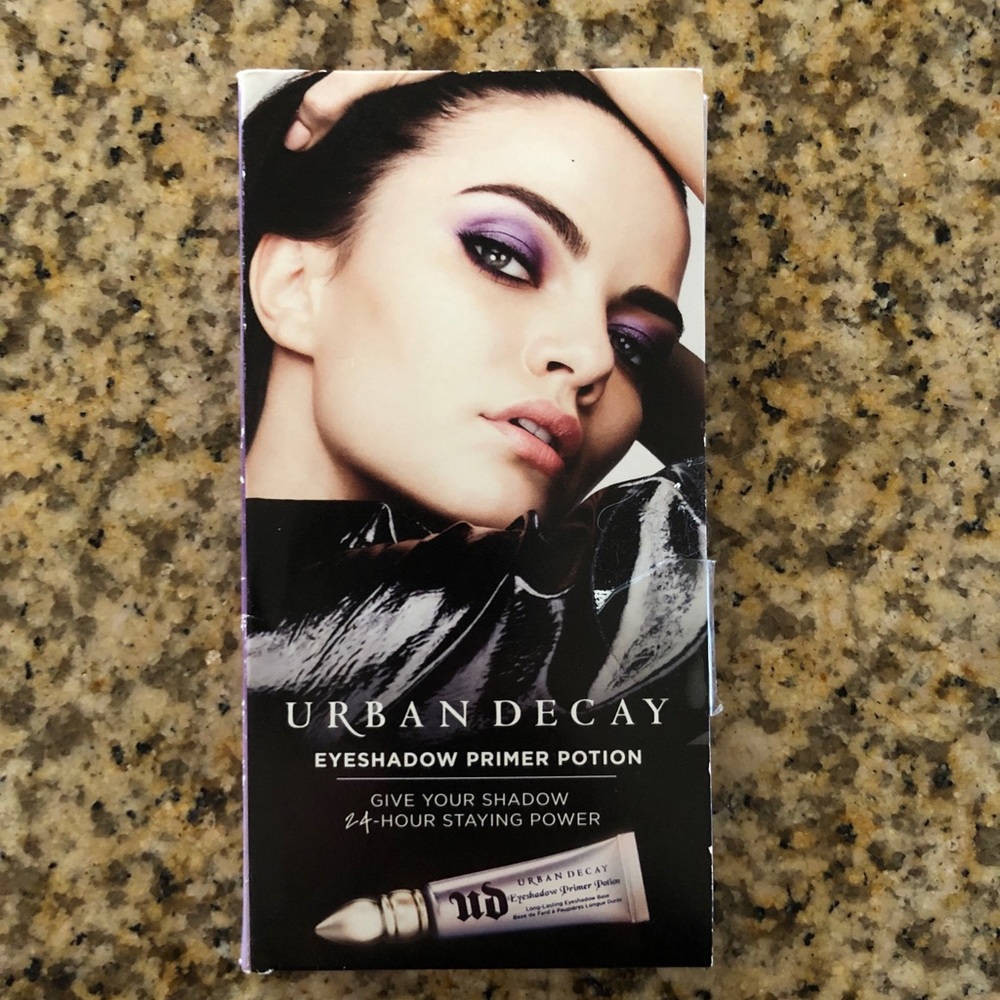 Urban Decay eyeshadow primer sample
